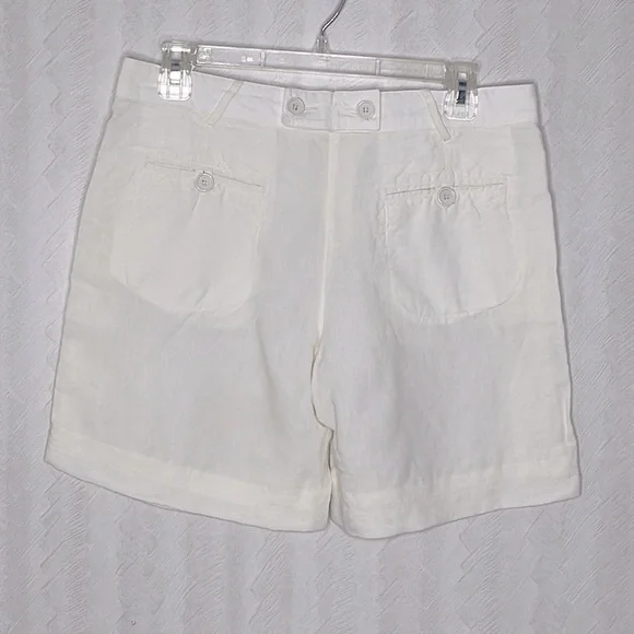 🆕 EMPORIO ARMANI white Shorts Size 40